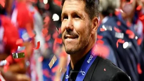 库马杰力挽狂澜封阻约翰逊，郭凯反攻空篮告负亦显辉煌与遗憾