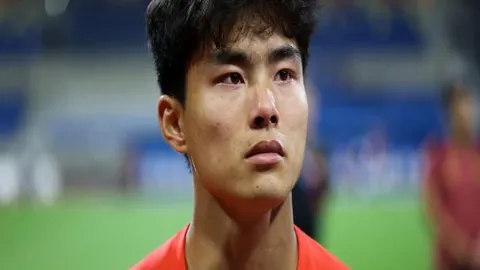 公牛纪念罗斯球衣，战胜尼克斯夺冠